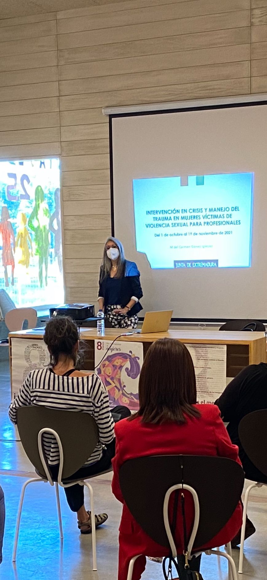 Formaci&oacute;n sobre intervenci&oacute;n en crisis y manejo del trauma en mujeres v&iacute;ctimas de violencia sexual para profesionales